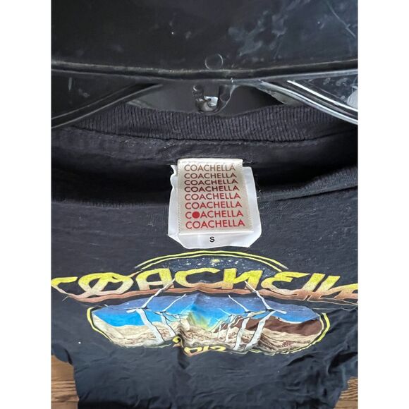 Official Coachella 2012 Line Up Tee - Picture 2 of 3